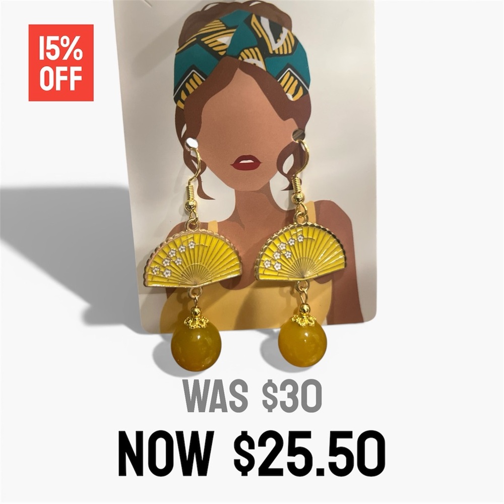 Elegant Gold Fan Earrings